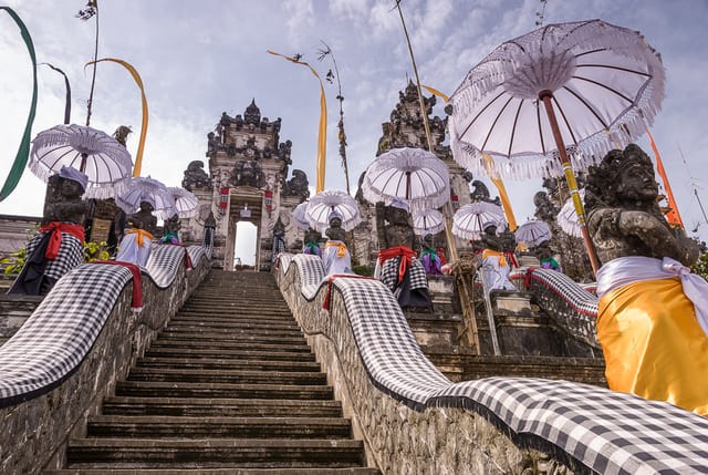 официальные храмы на Бали
