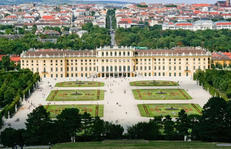 посмотреть дворцы Вены