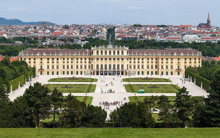 Дворец Шёнбрунн со времен Марии Терезии